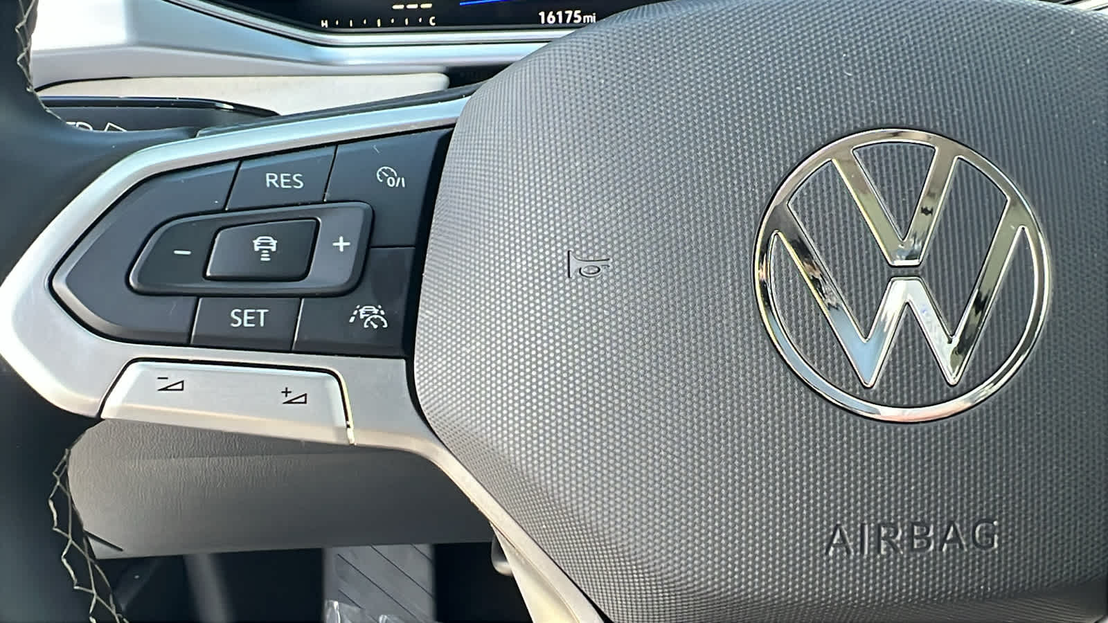 Thumbnail: 2025 Volkswagen Taos - 19