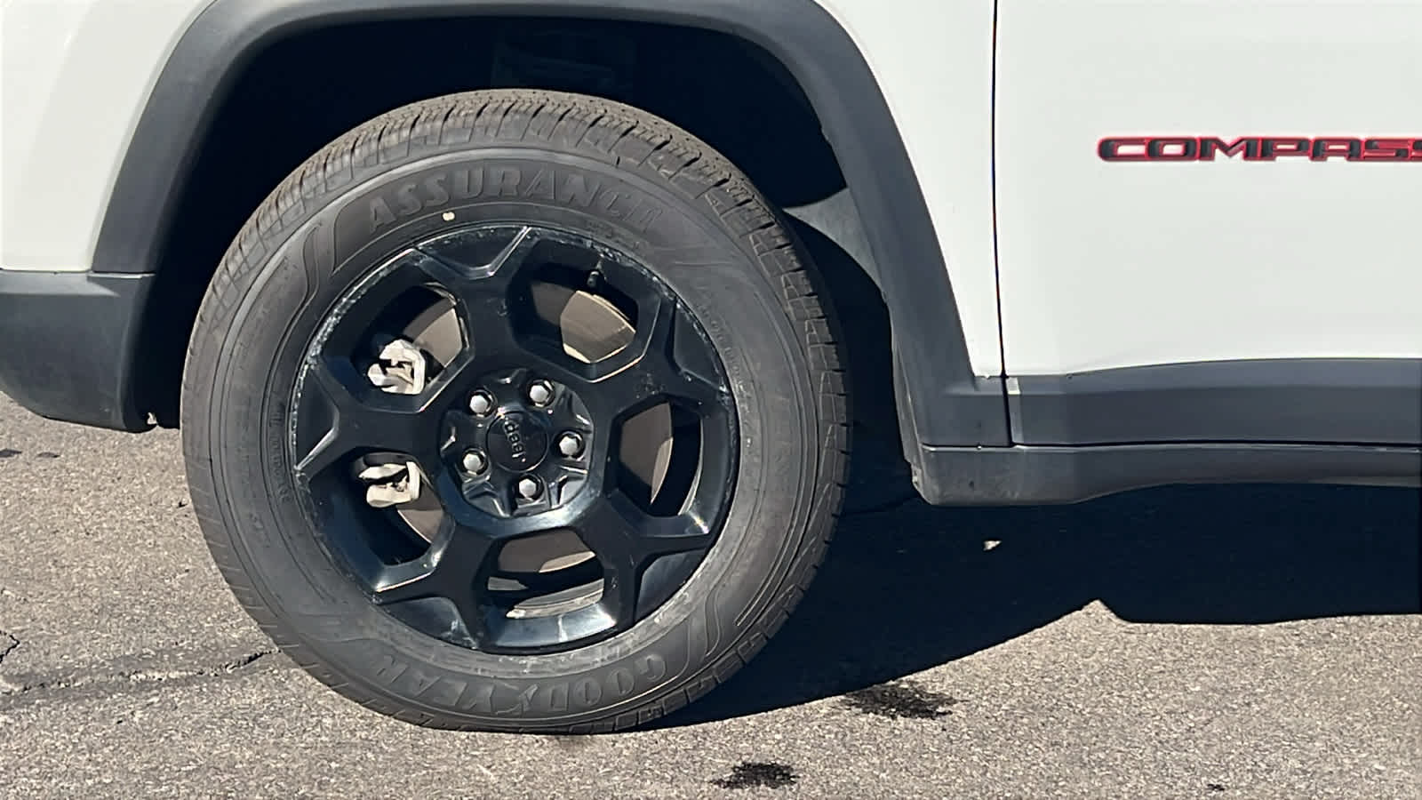 Thumbnail: 2023 Jeep Compass - 9