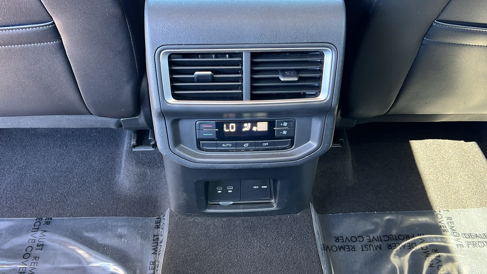 Thumbnail: 2024 Volkswagen Atlas - 25