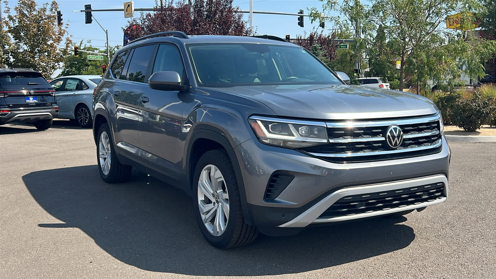 Thumbnail: 2023 Volkswagen Atlas - 3