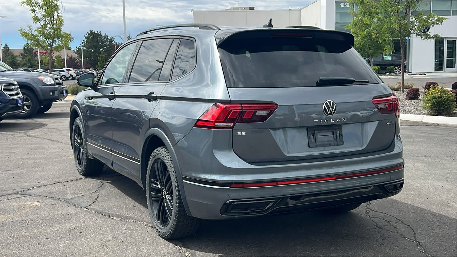 Thumbnail: 2022 Volkswagen Tiguan - 7