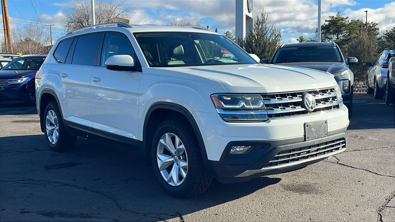 Thumbnail: 2018 Volkswagen Atlas - 3