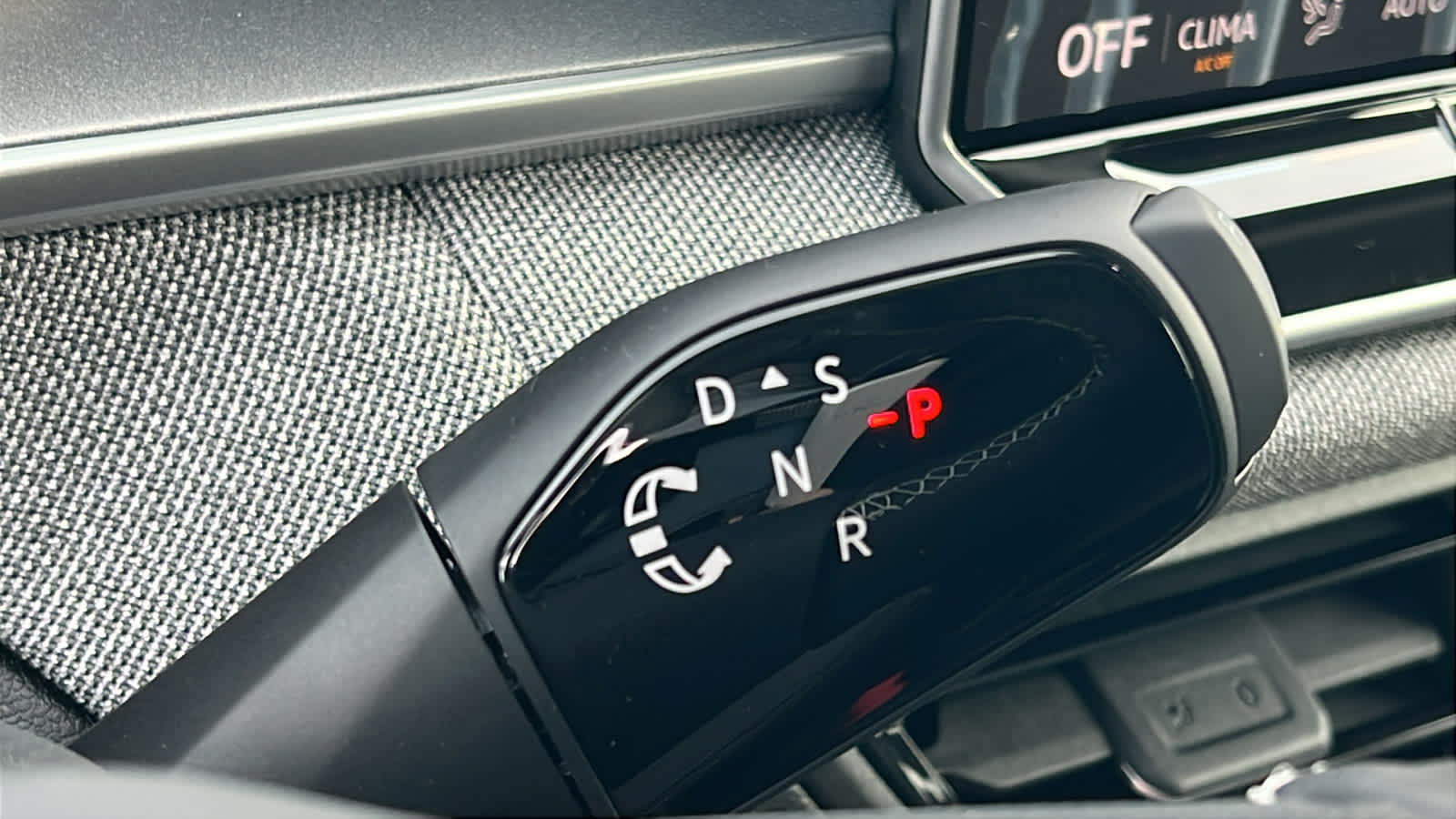 Thumbnail: 2026 Volkswagen Tiguan - 13