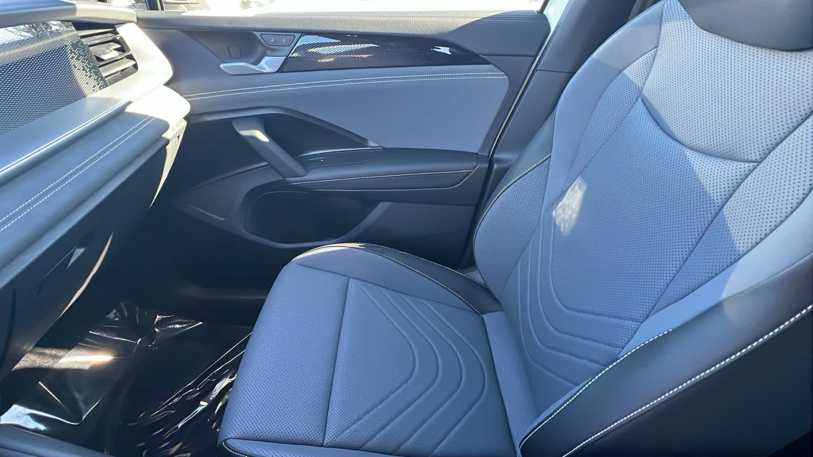 Thumbnail: 2026 Volkswagen Tiguan - 12