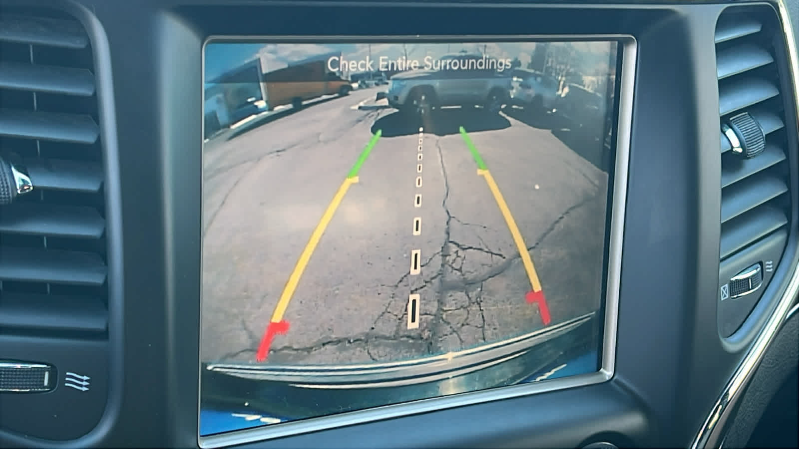 Thumbnail: 2016 Jeep Grand Cherokee - 16