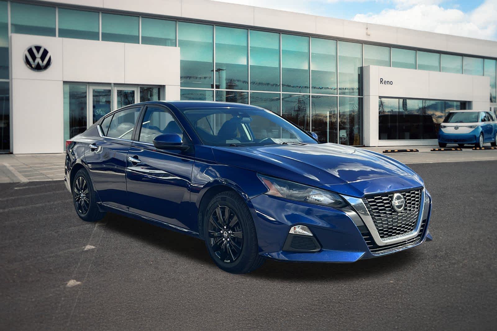 Thumbnail: 2022 Nissan Altima - 3