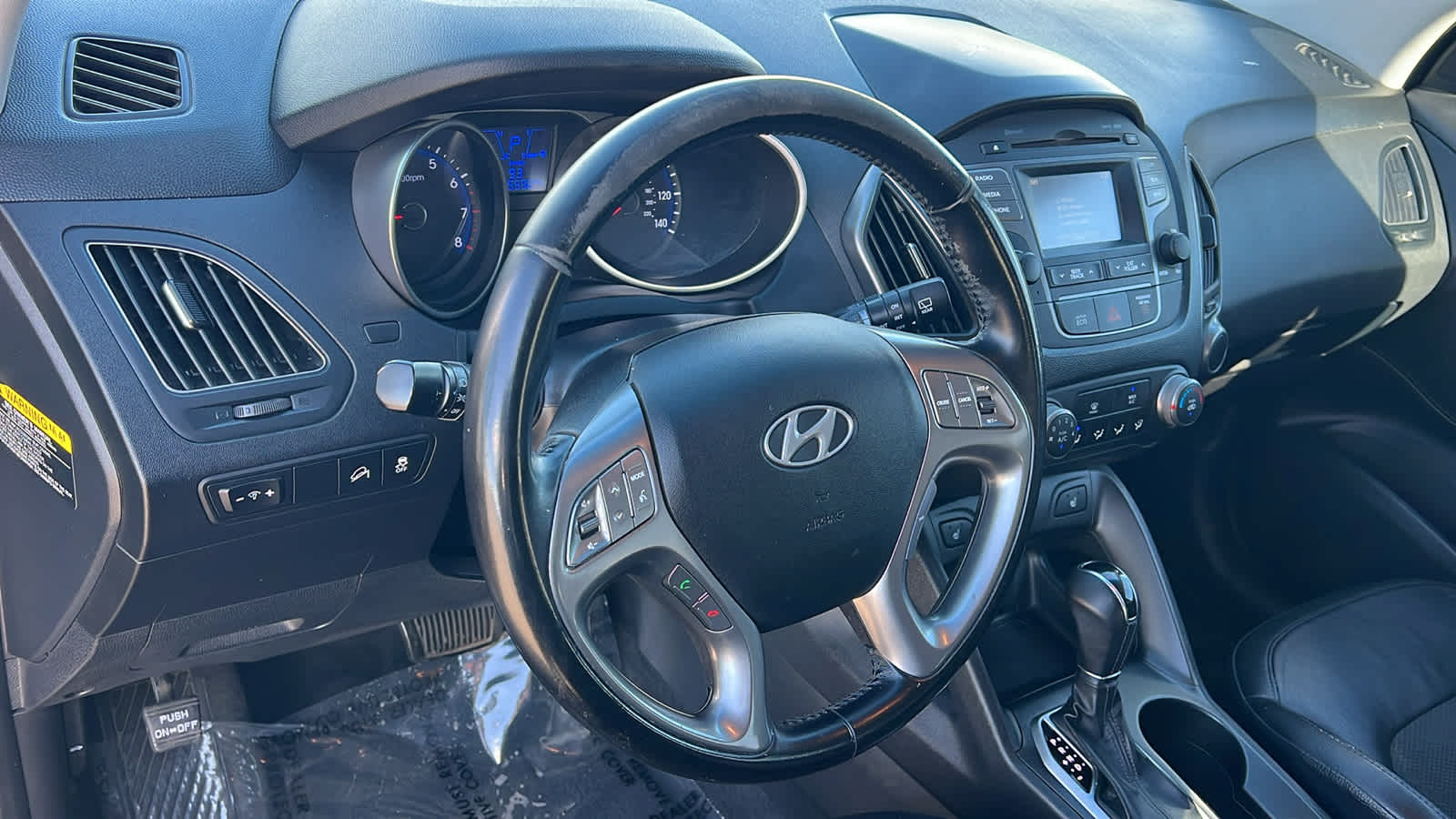 Thumbnail: 2015 Hyundai Tucson - 10