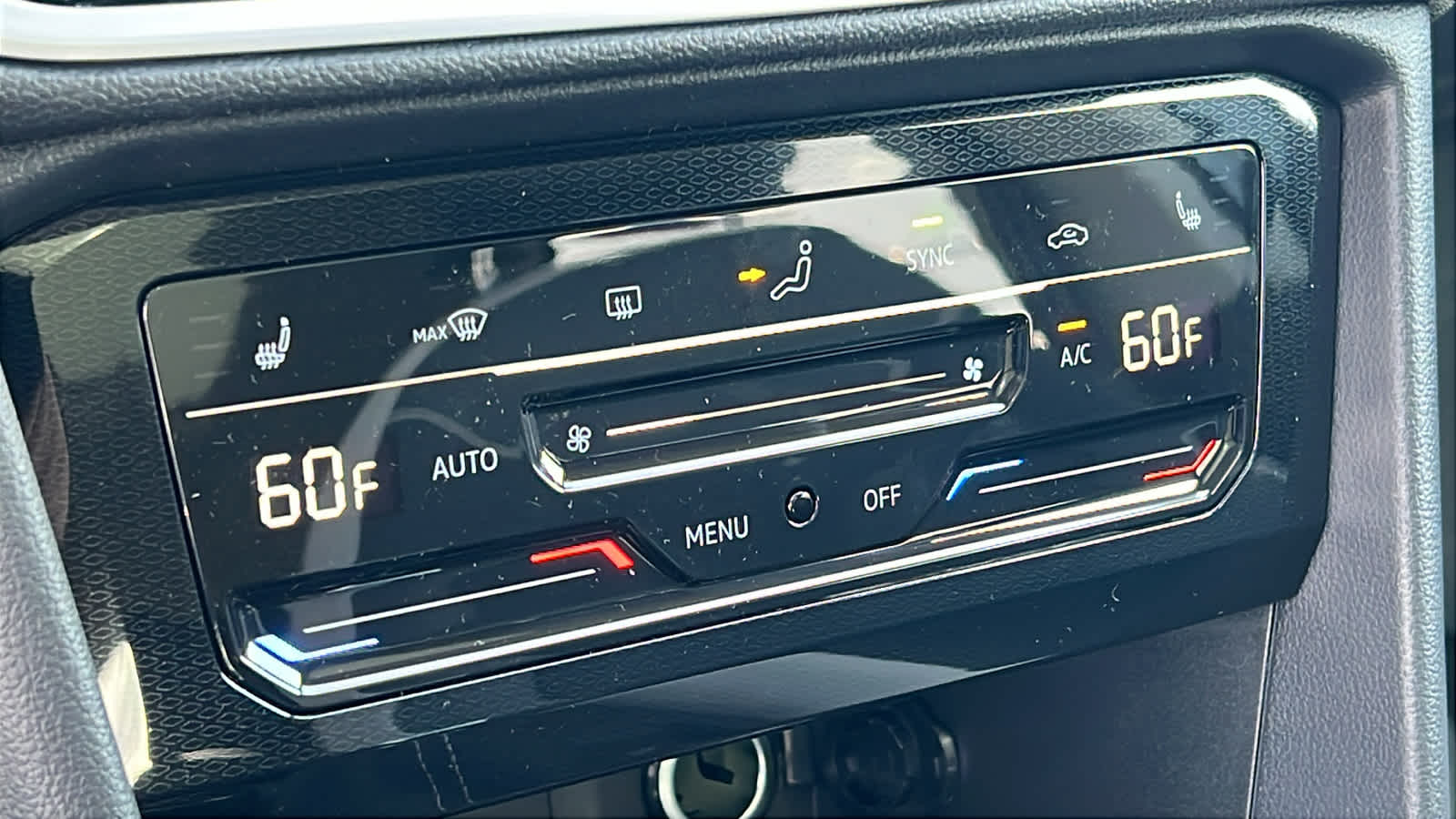 Thumbnail: 2025 Volkswagen Taos - 14