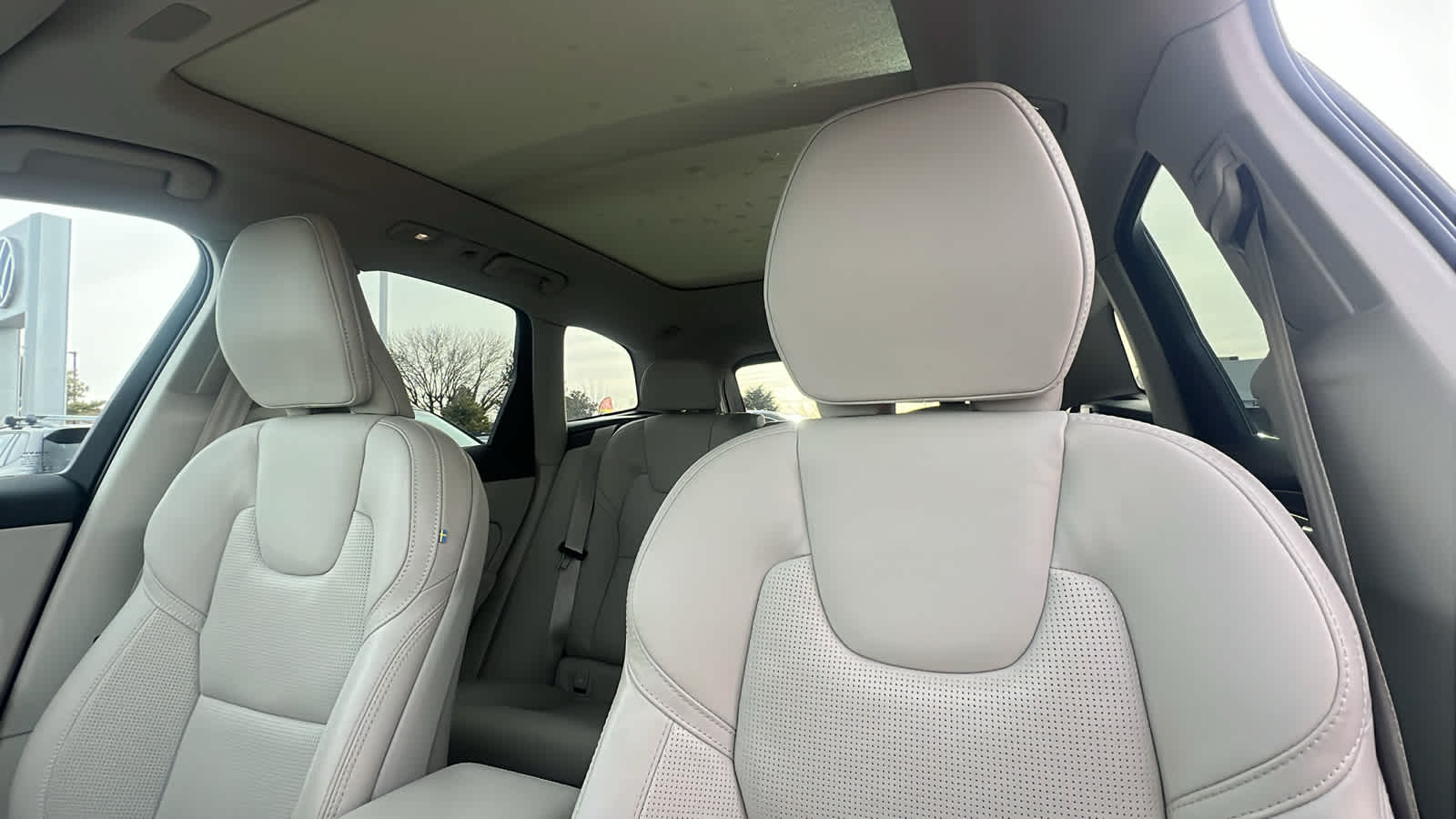 Thumbnail: 2023 Volvo XC60 - 11