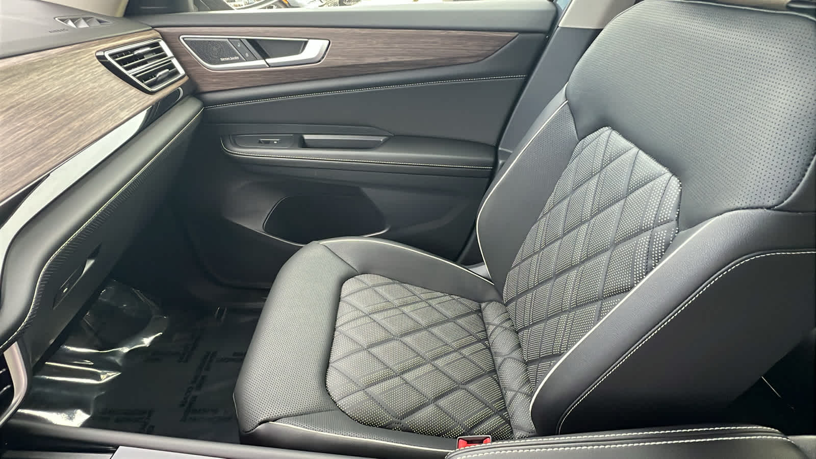 Thumbnail: 2026 Volkswagen Atlas - 12