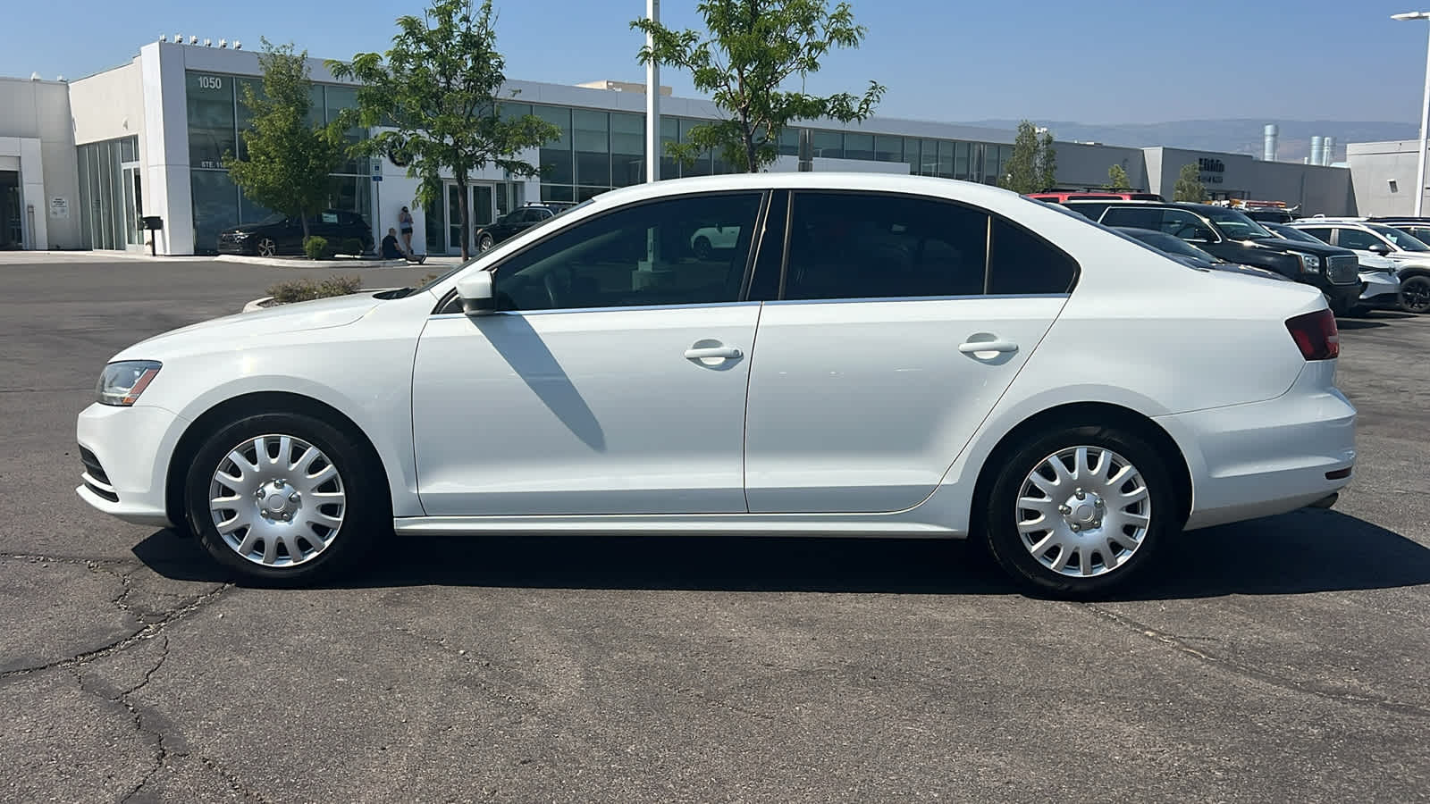 Thumbnail: 2017 Volkswagen Jetta - 8
