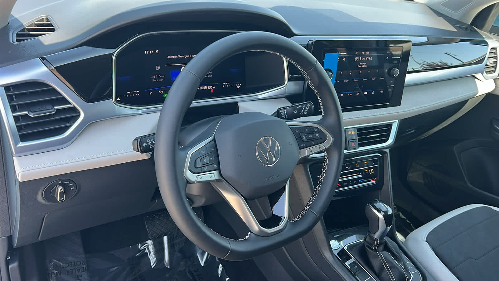 Thumbnail: 2025 Volkswagen Taos - 10