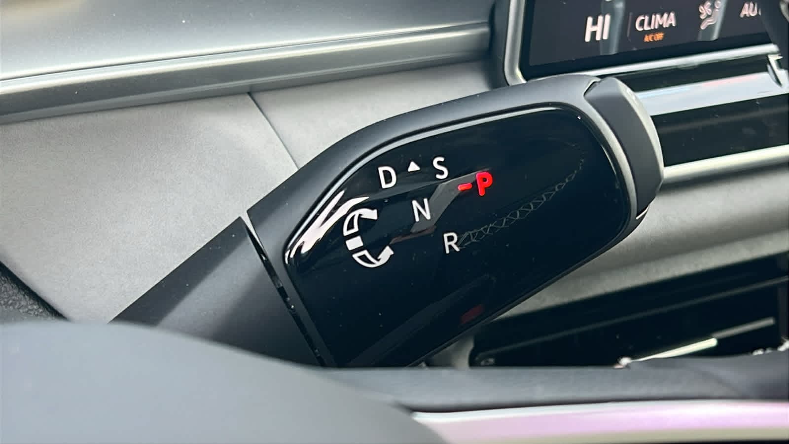 Thumbnail: 2026 Volkswagen Tiguan - 13