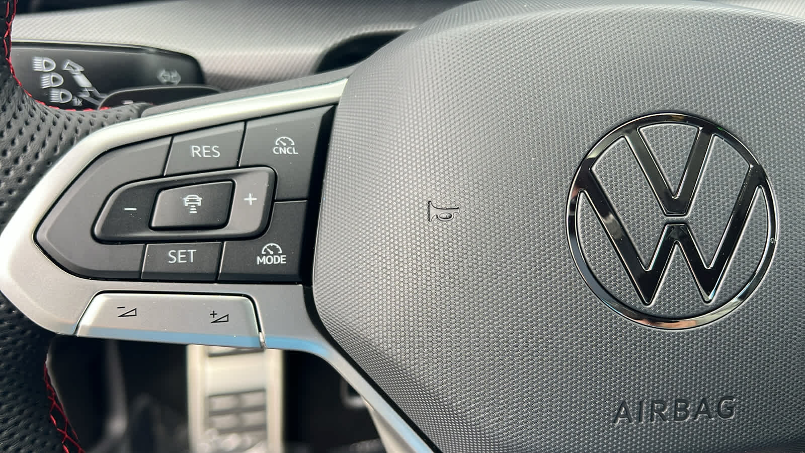 Thumbnail: 2025 Volkswagen Golf - 19