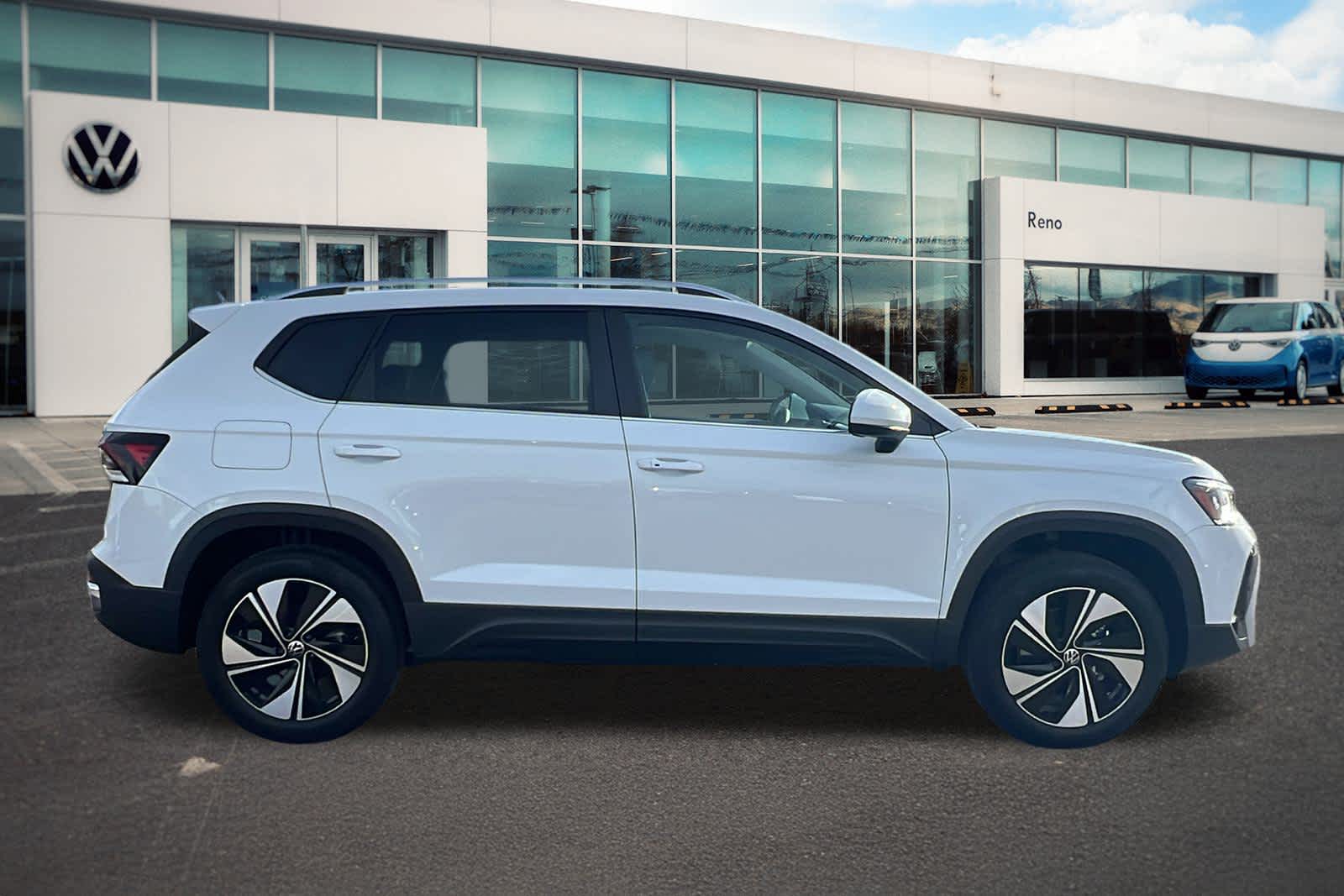 Thumbnail: 2026 Volkswagen Taos - 4