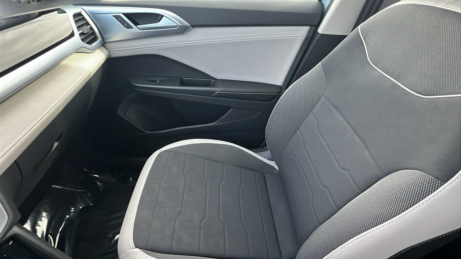 Thumbnail: 2026 Volkswagen Taos - 12