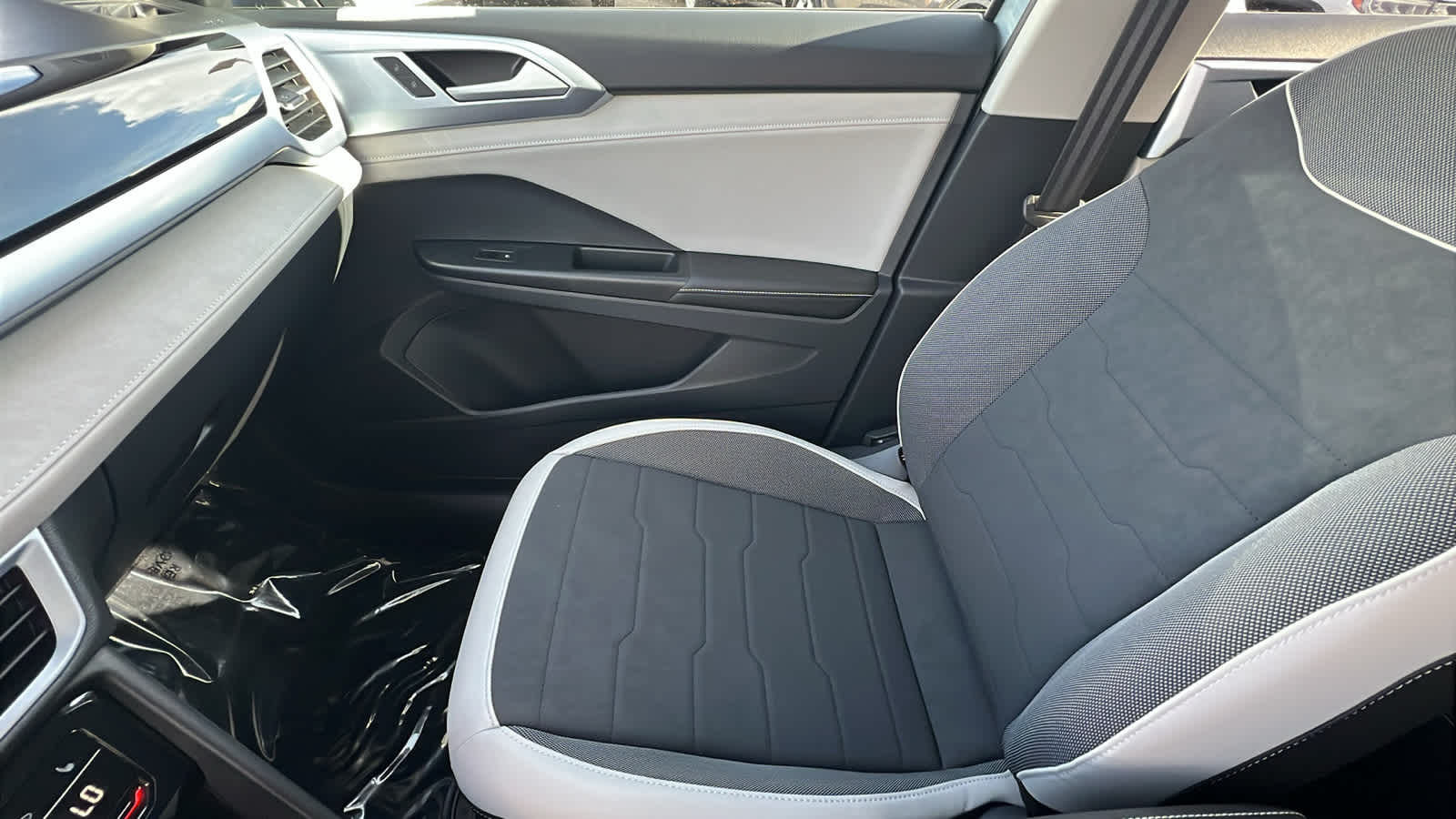 Thumbnail: 2026 Volkswagen Taos - 12