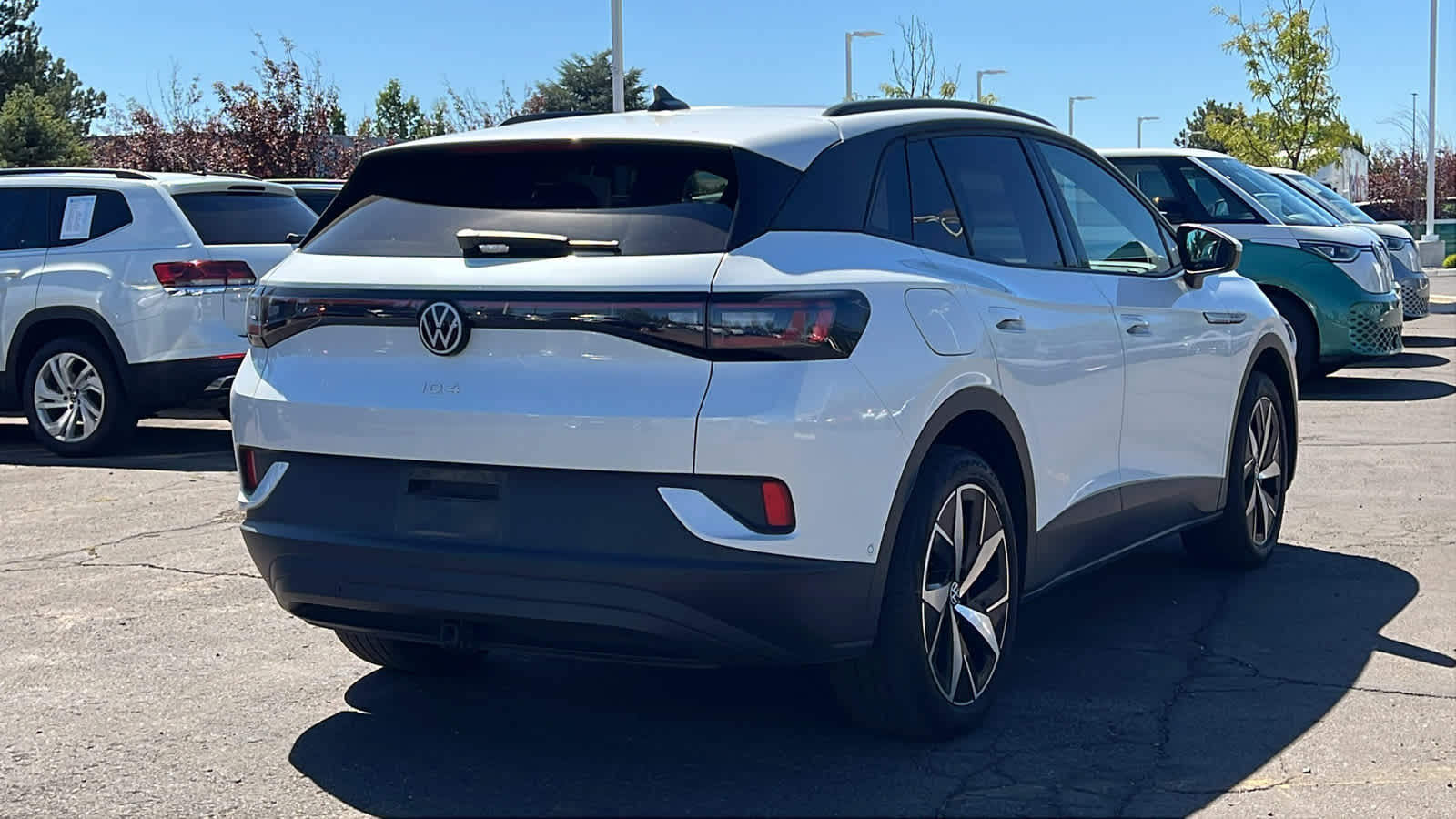 Thumbnail: 2023 Volkswagen ID.4 - 5