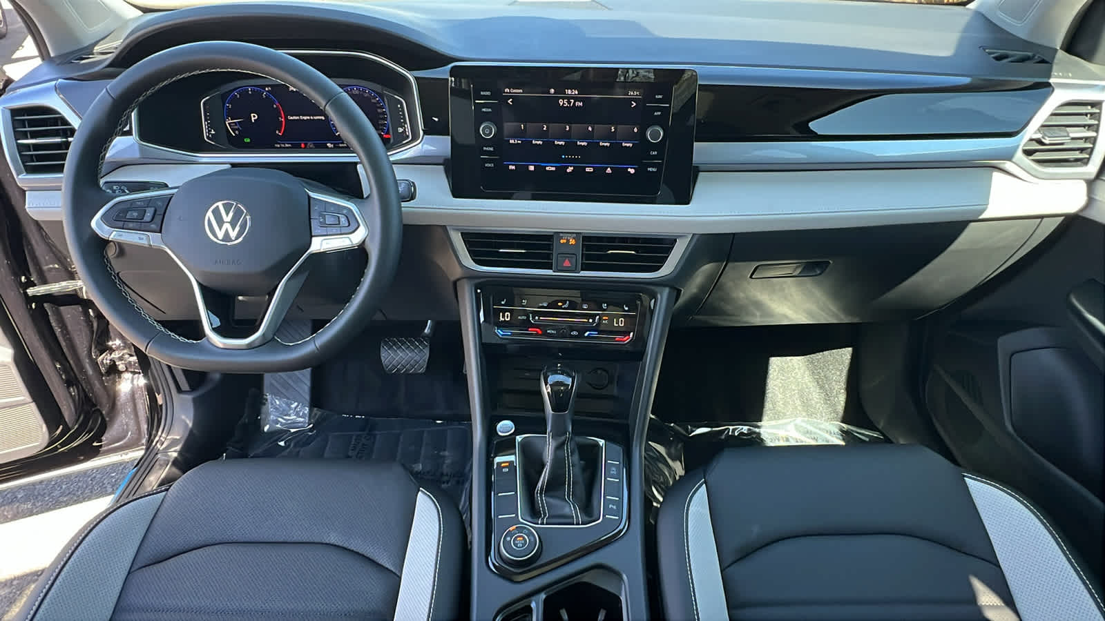 Thumbnail: 2025 Volkswagen Taos - 26