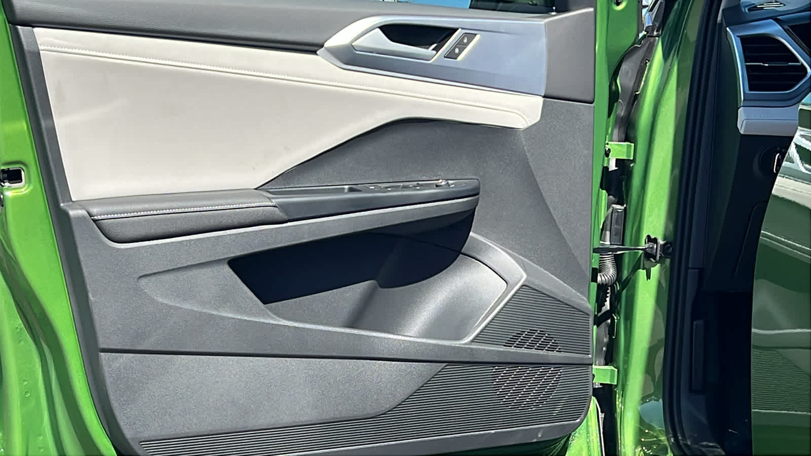 Thumbnail: 2025 Volkswagen Taos - 23