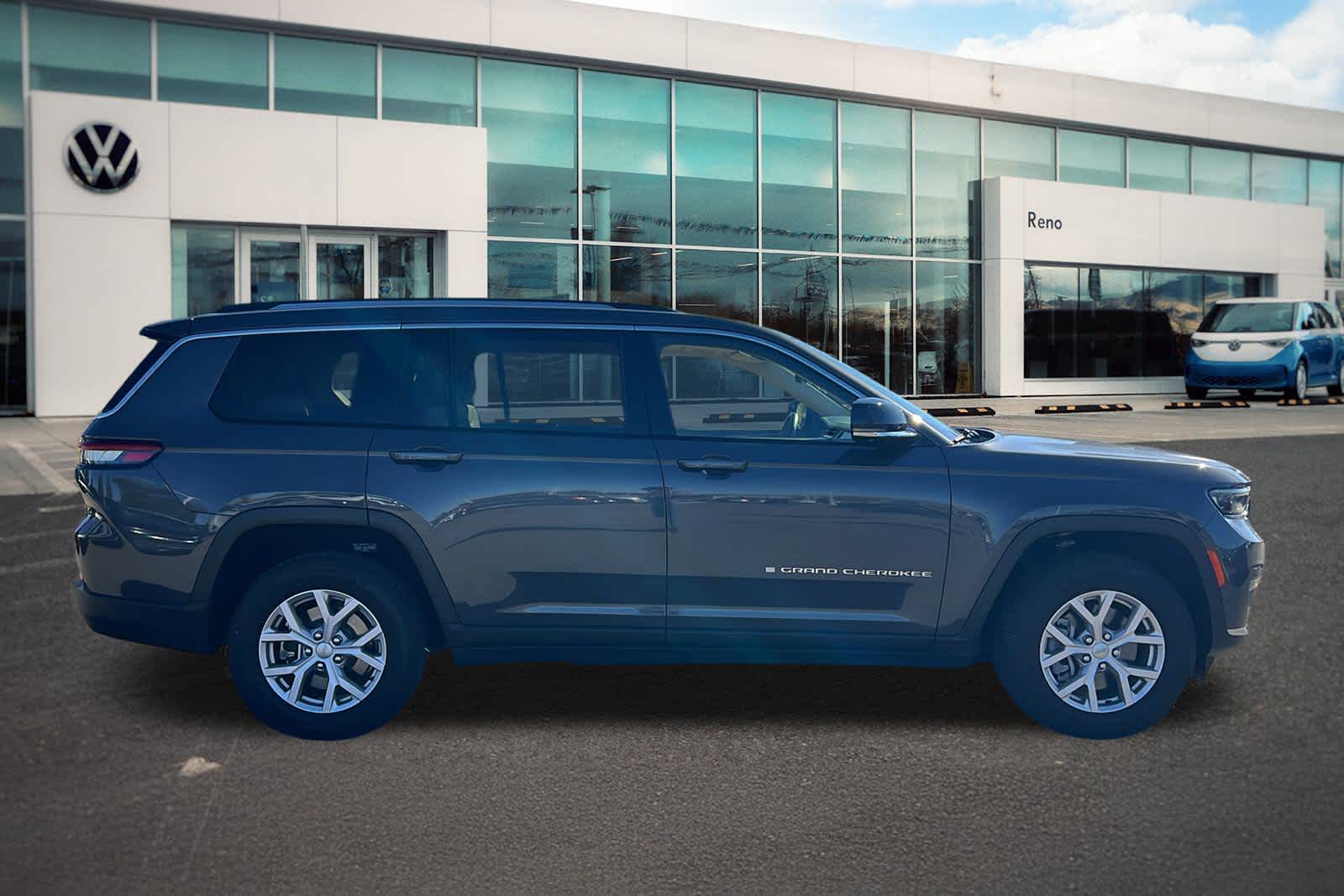 Thumbnail: 2022 Jeep Grand Cherokee - 4