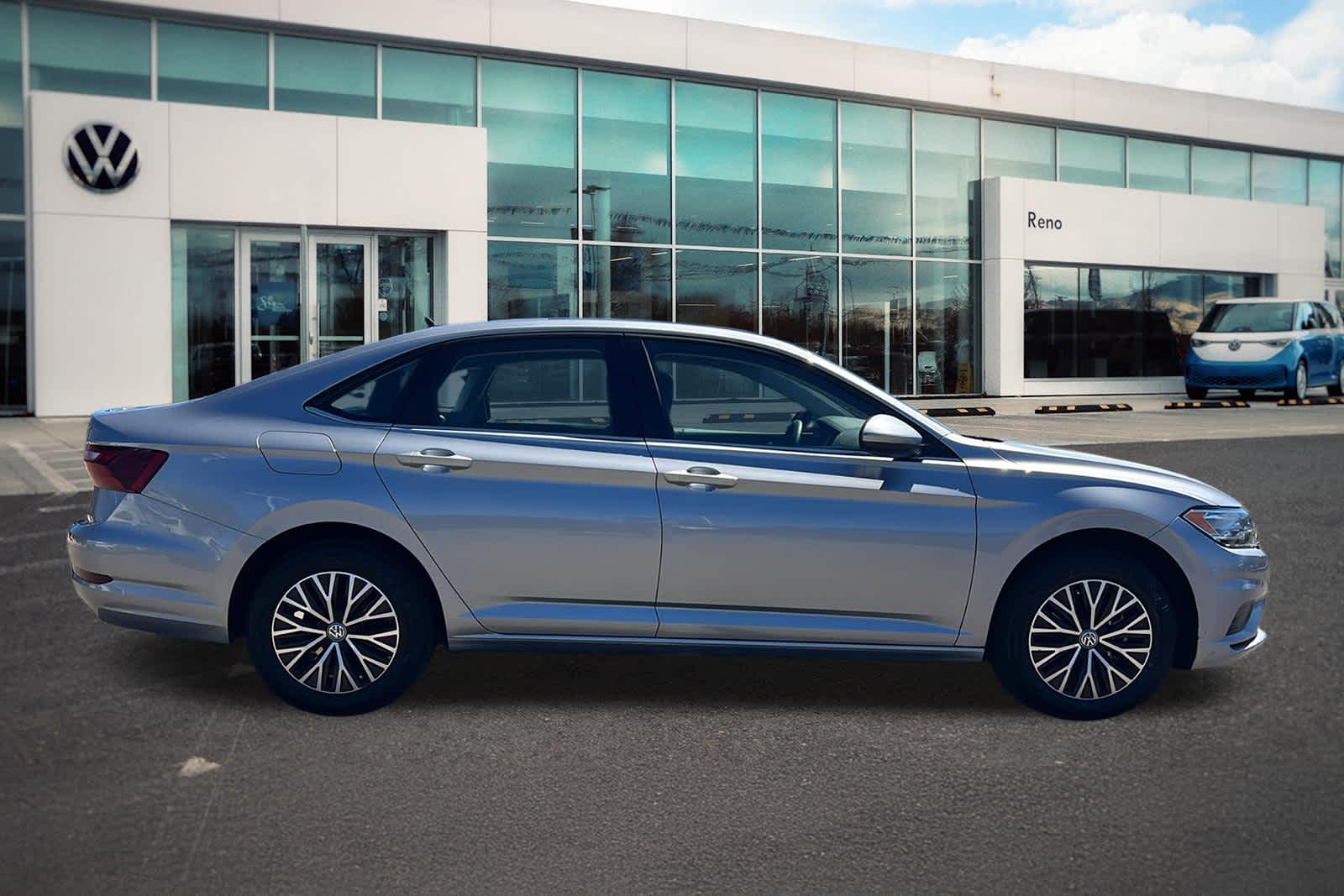 Thumbnail: 2021 Volkswagen Jetta - 4