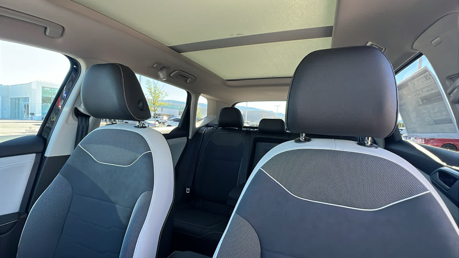 Thumbnail: 2025 Volkswagen Taos - 11