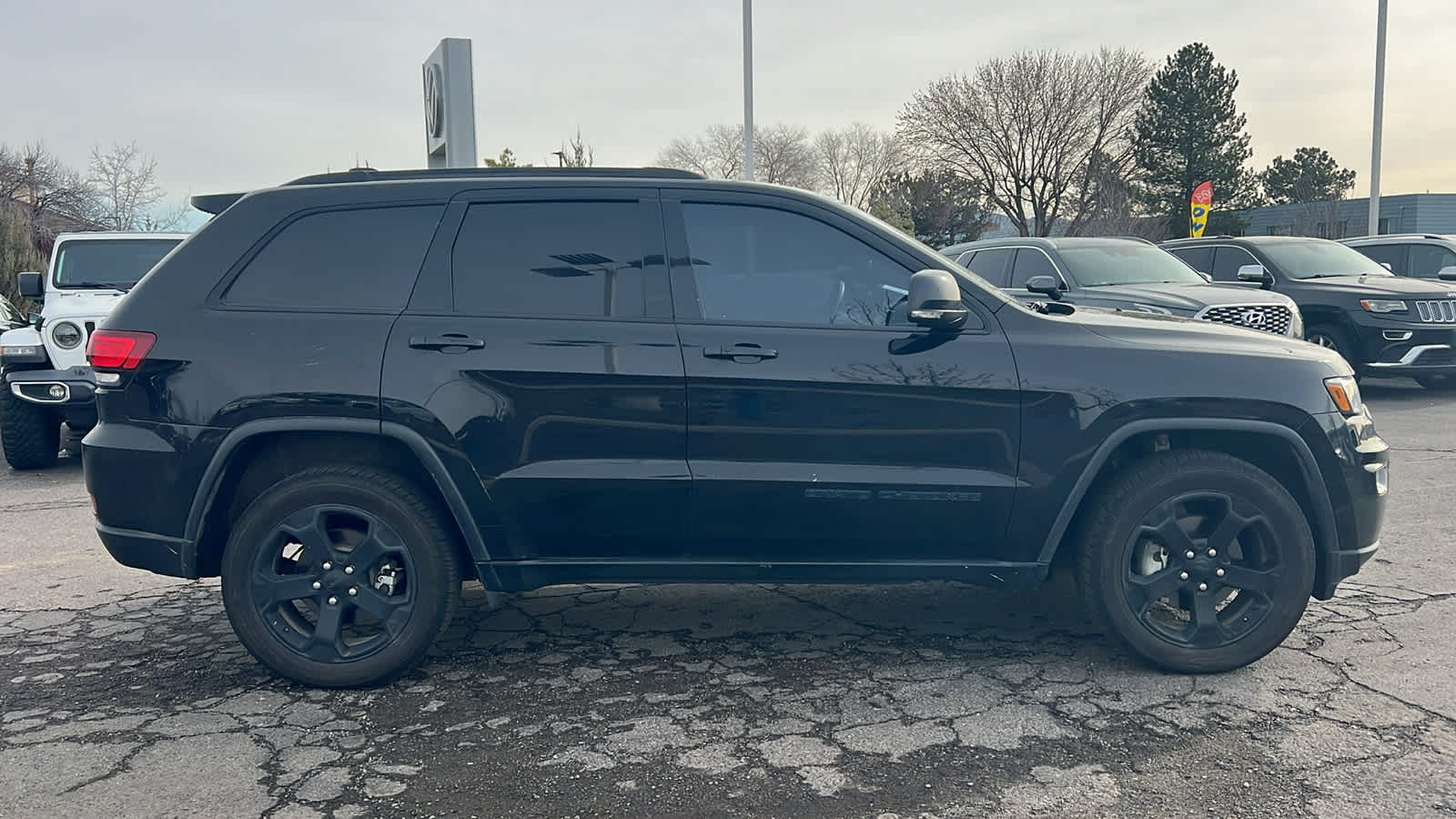 Thumbnail: 2020 Jeep Grand Cherokee - 4