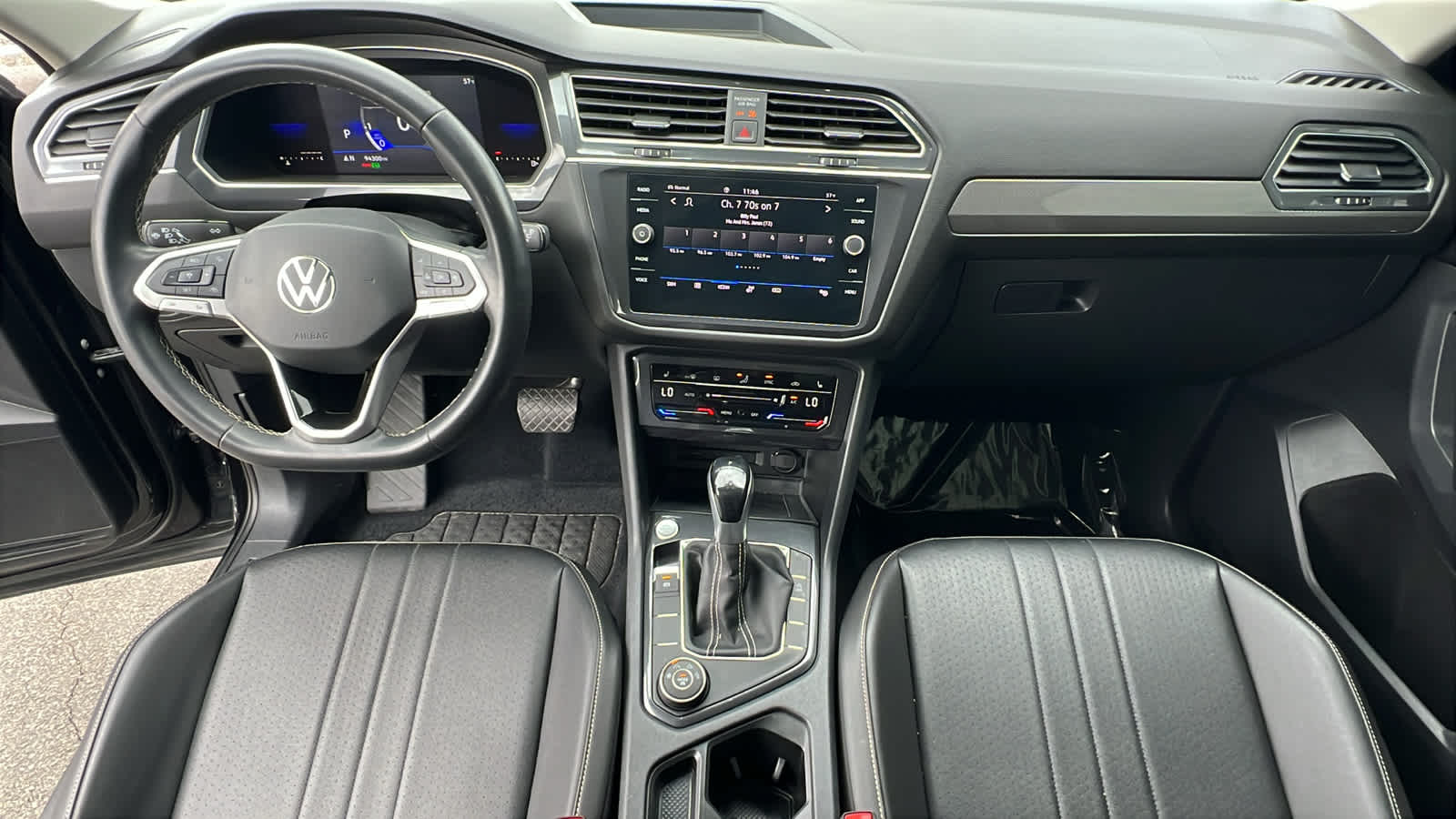 Thumbnail: 2022 Volkswagen Tiguan - 26
