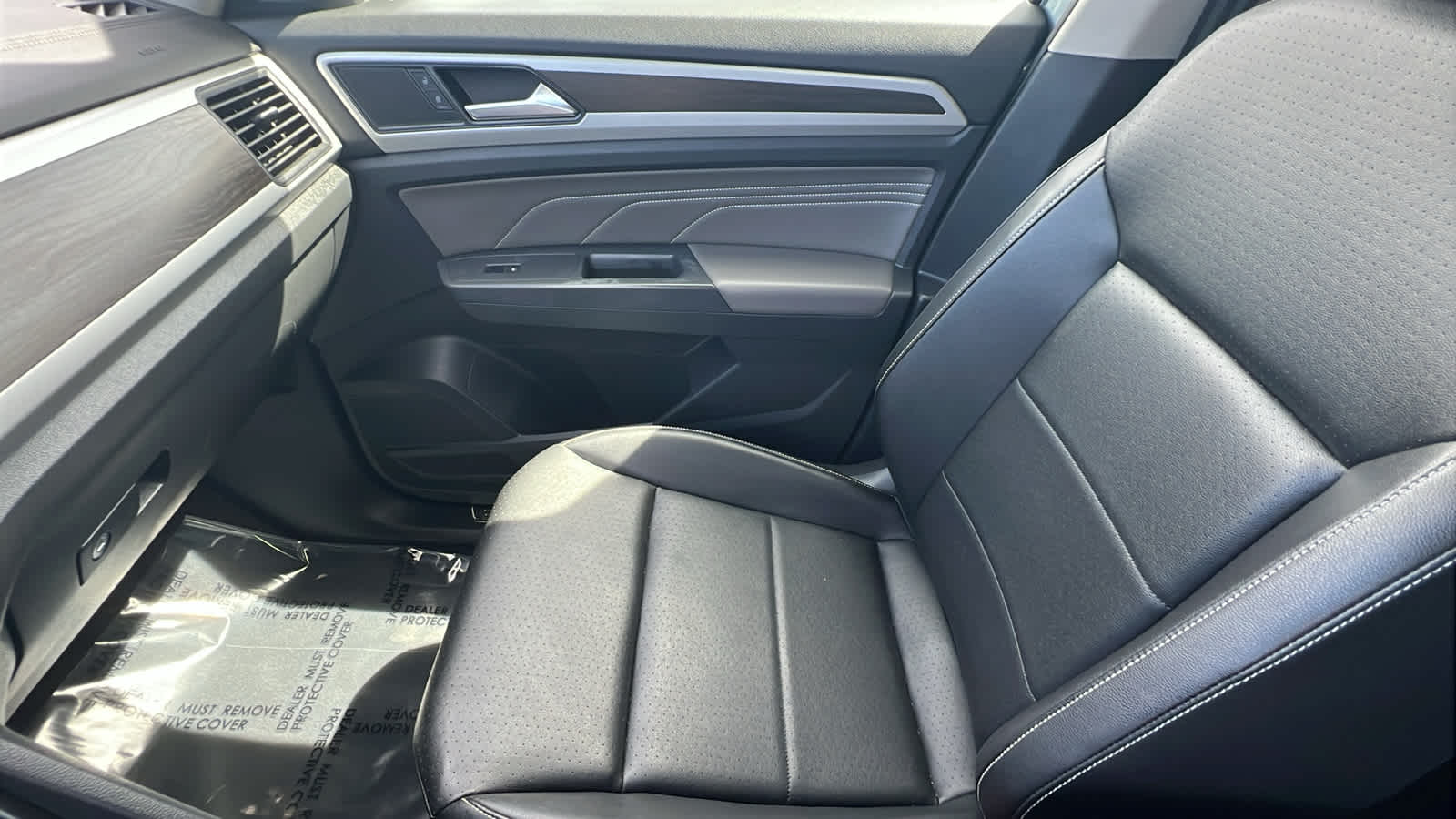 Thumbnail: 2021 Volkswagen Atlas - 12