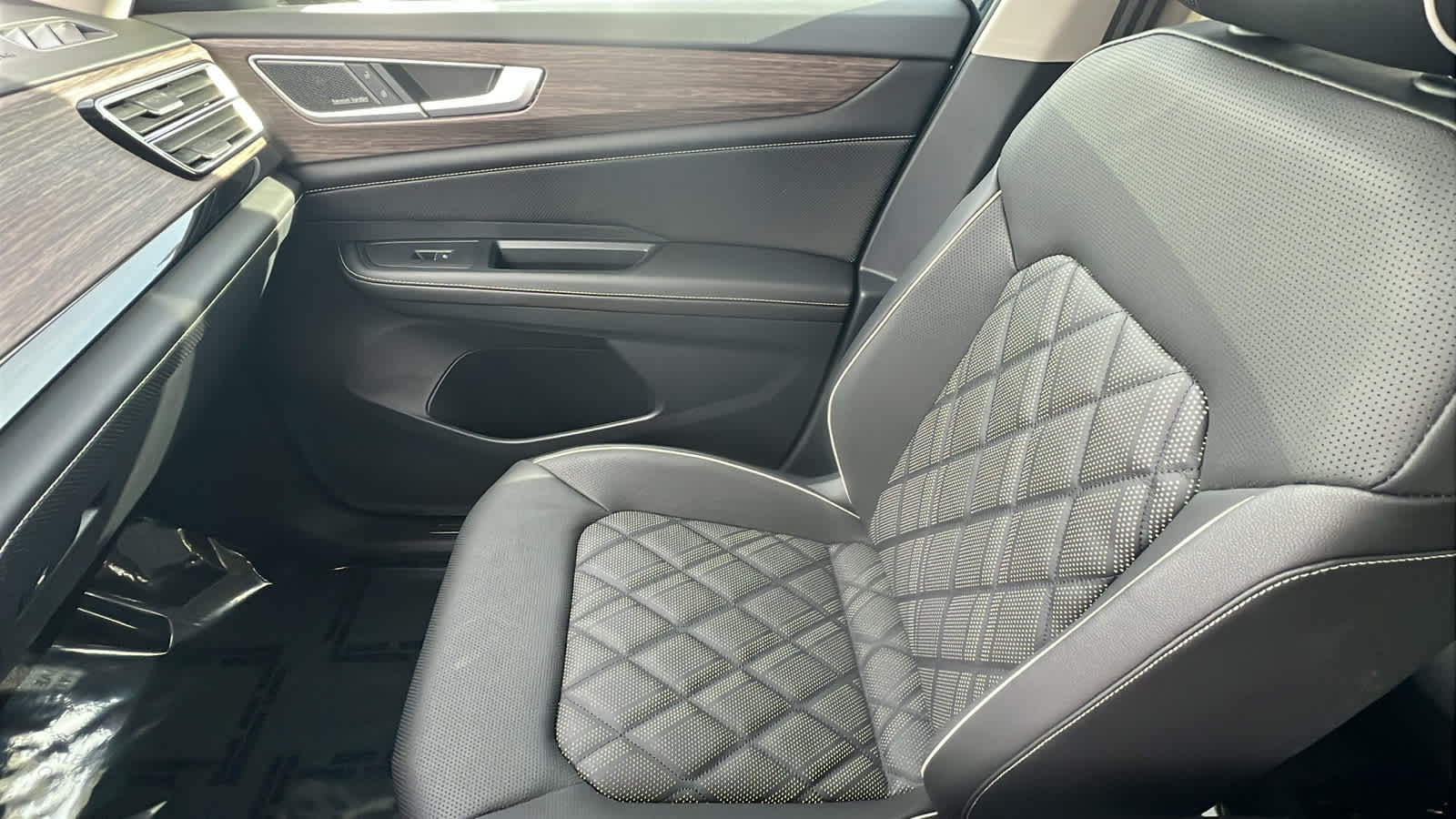 Thumbnail: 2026 Volkswagen Atlas - 12