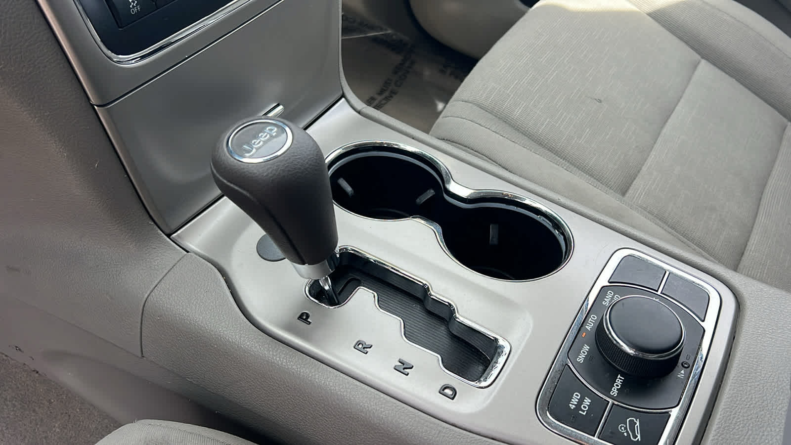 Thumbnail: 2012 Jeep Grand Cherokee - 13