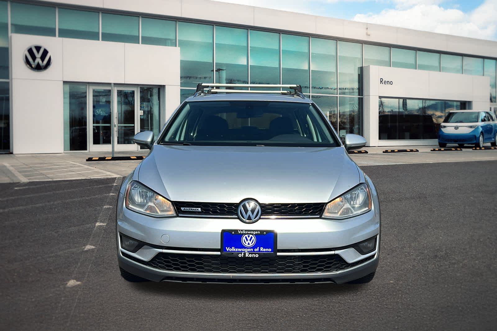 Thumbnail: 2017 Volkswagen Golf - 2
