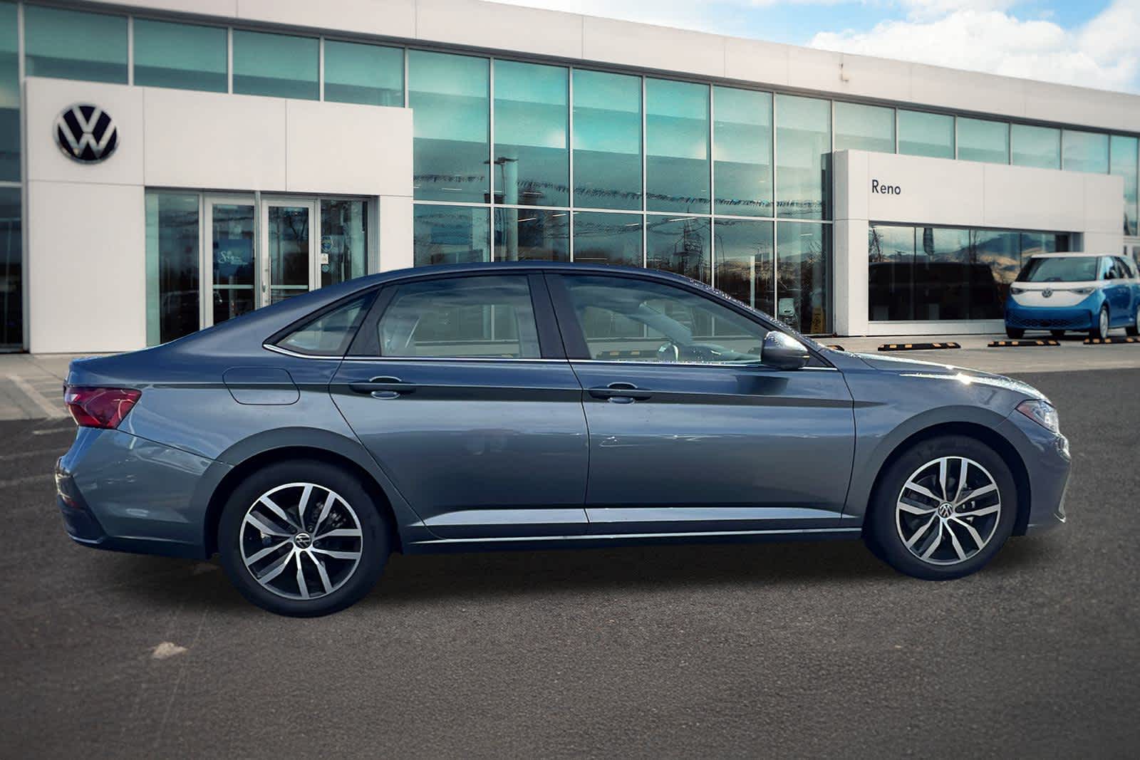 Thumbnail: 2025 Volkswagen Jetta - 4