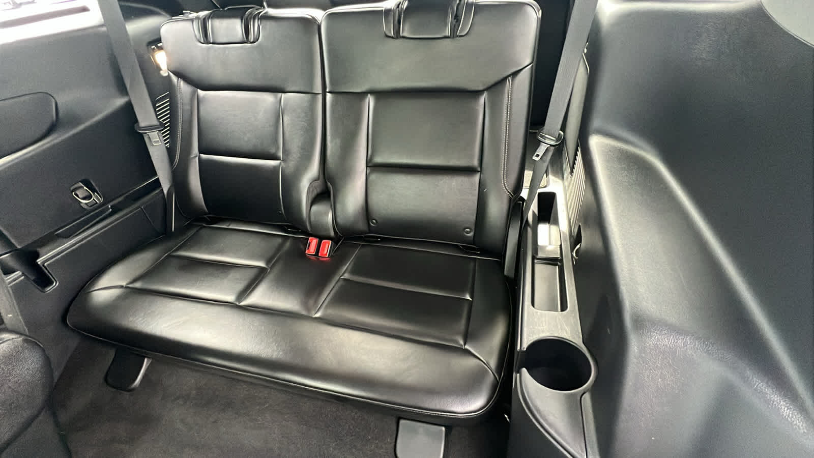 Thumbnail: 2022 Ford Explorer - 31