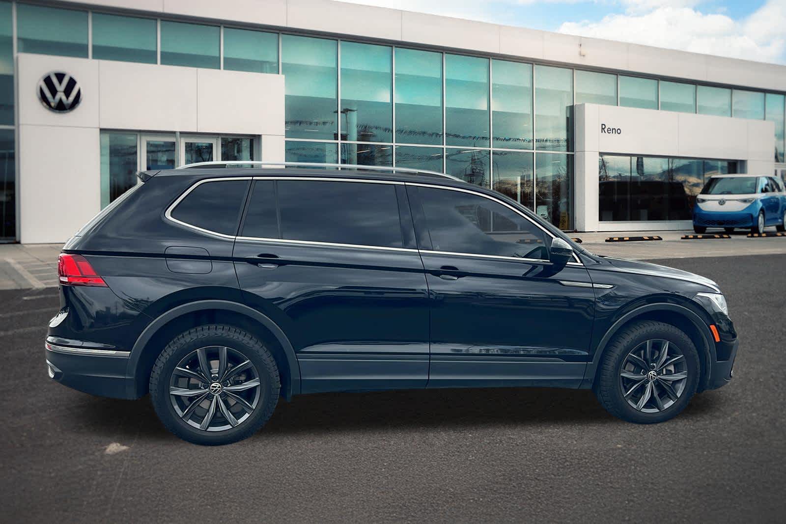 Thumbnail: 2022 Volkswagen Tiguan - 4