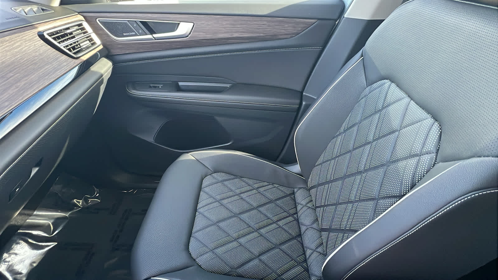 Thumbnail: 2026 Volkswagen Atlas - 12