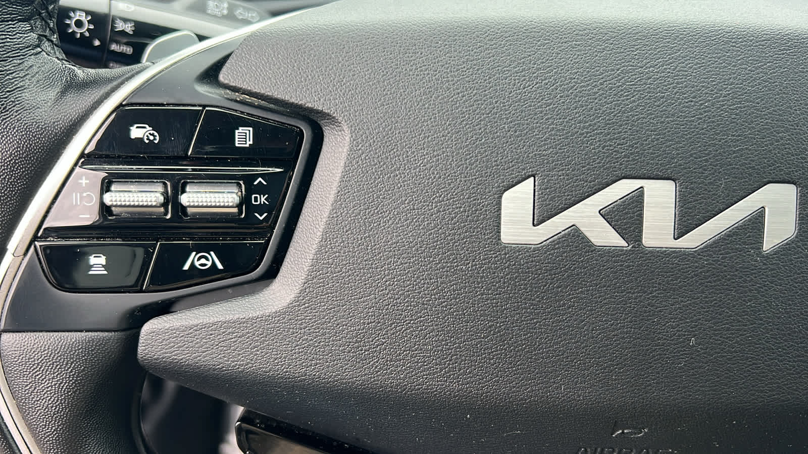 Thumbnail: 2022 Kia EV6 - 19