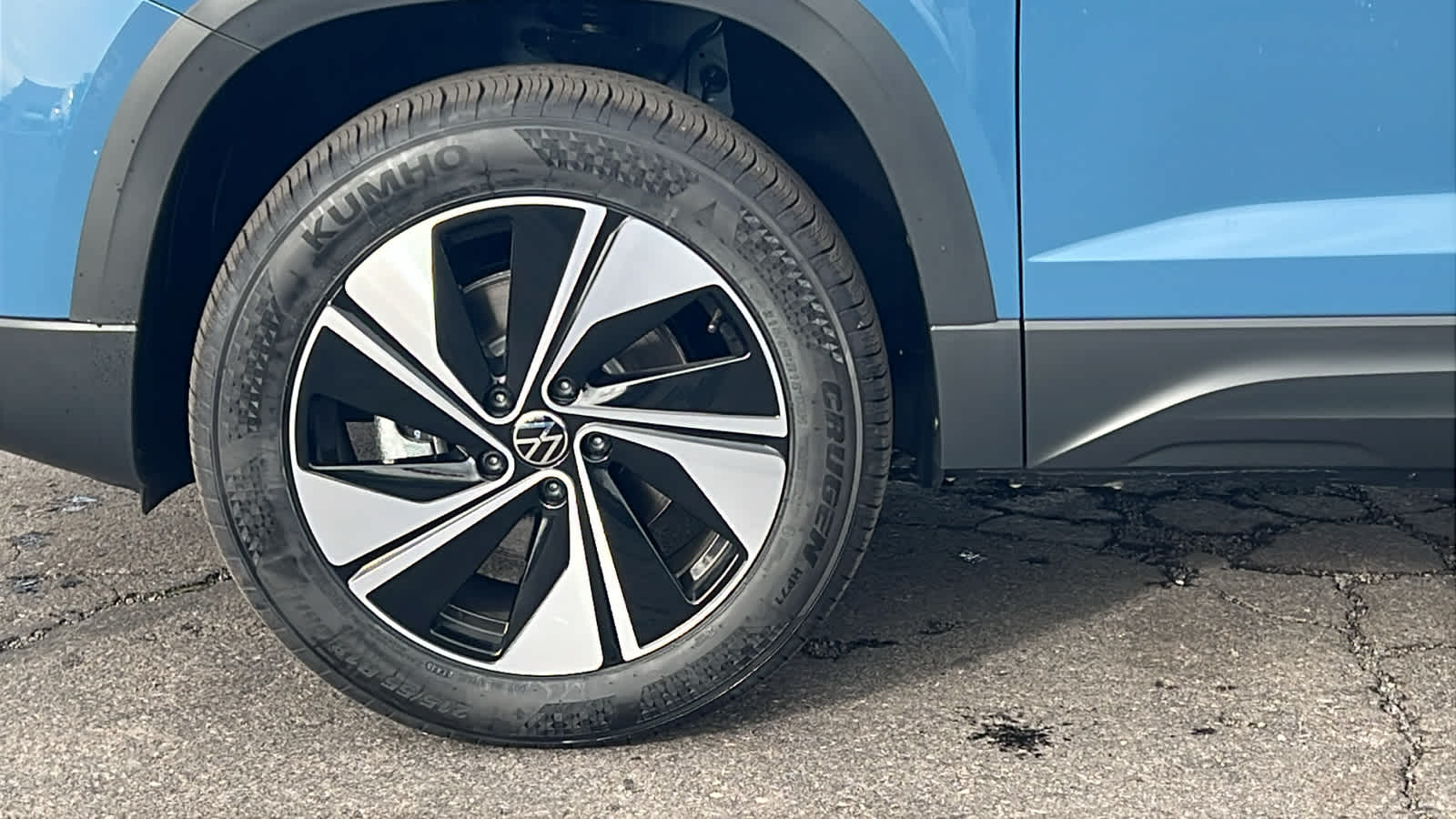 Thumbnail: 2026 Volkswagen Taos - 9