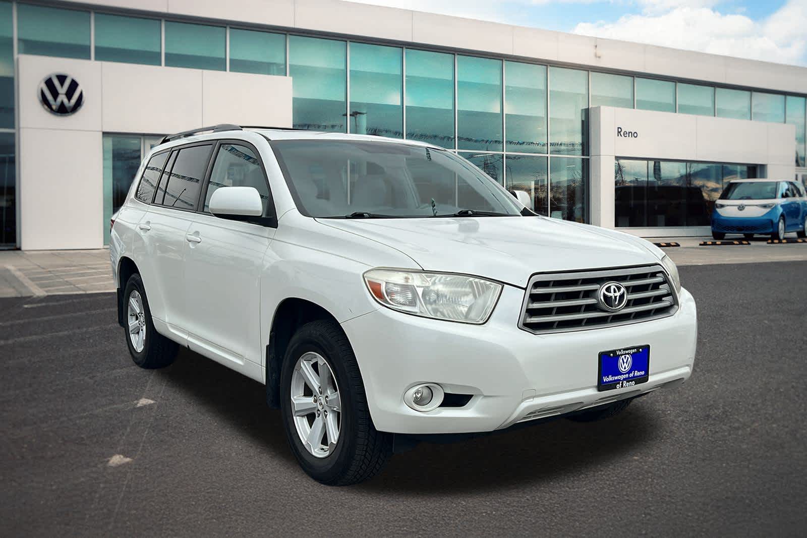 Thumbnail: 2010 Toyota Highlander - 3