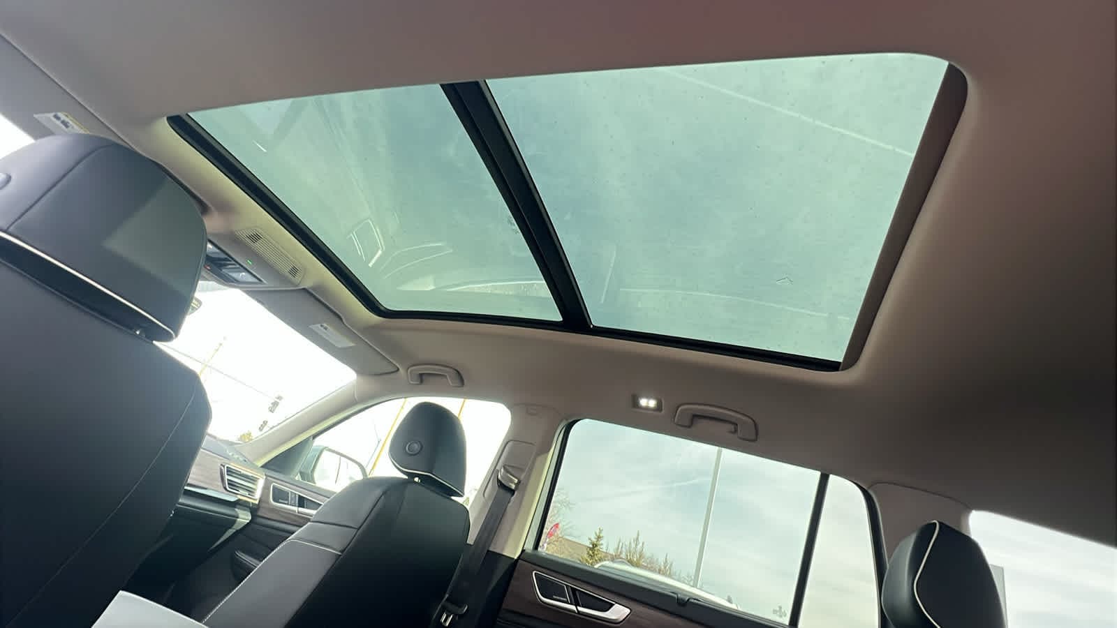 Thumbnail: 2026 Volkswagen Atlas - 32