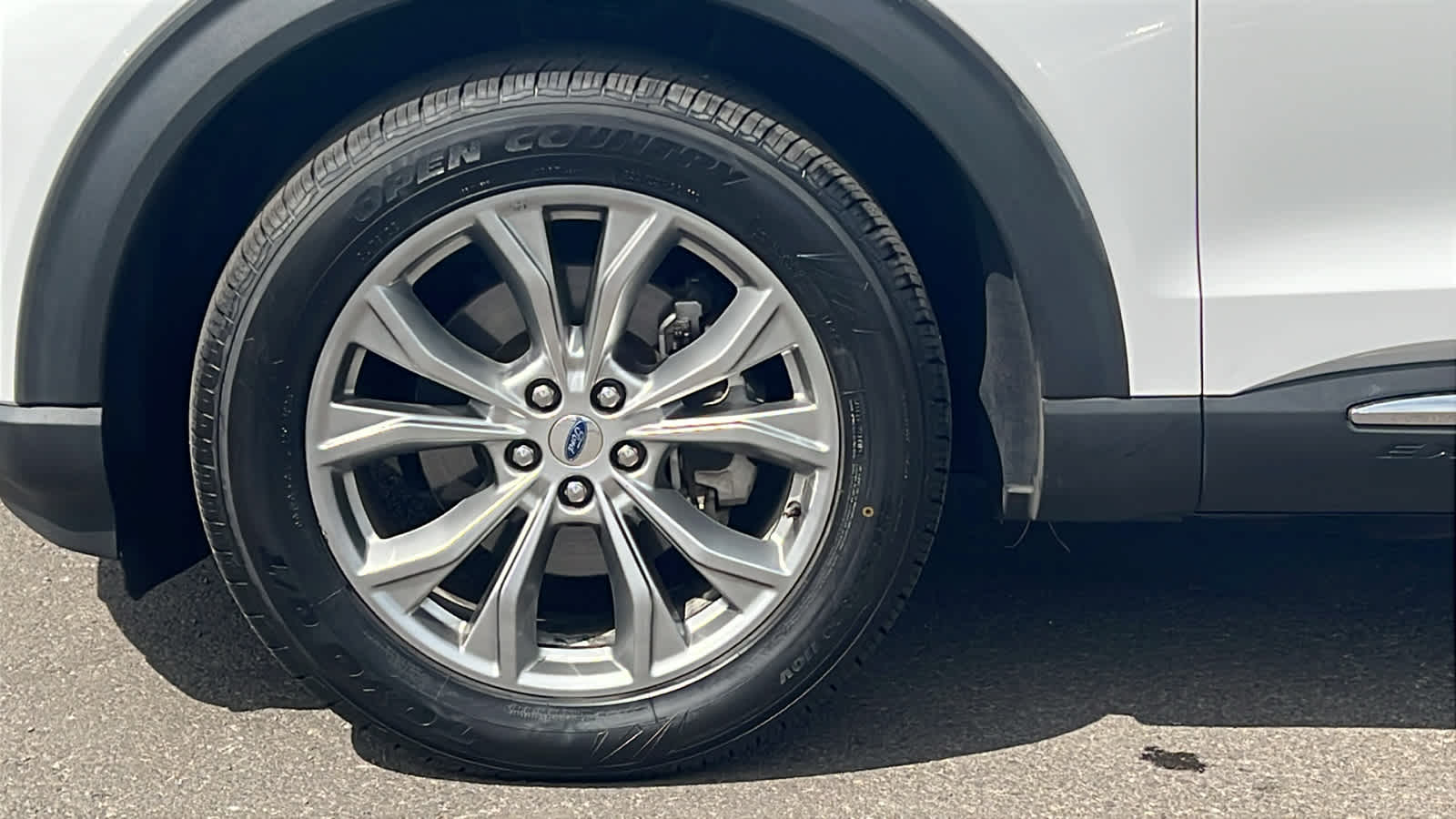 Thumbnail: 2022 Ford Explorer - 9