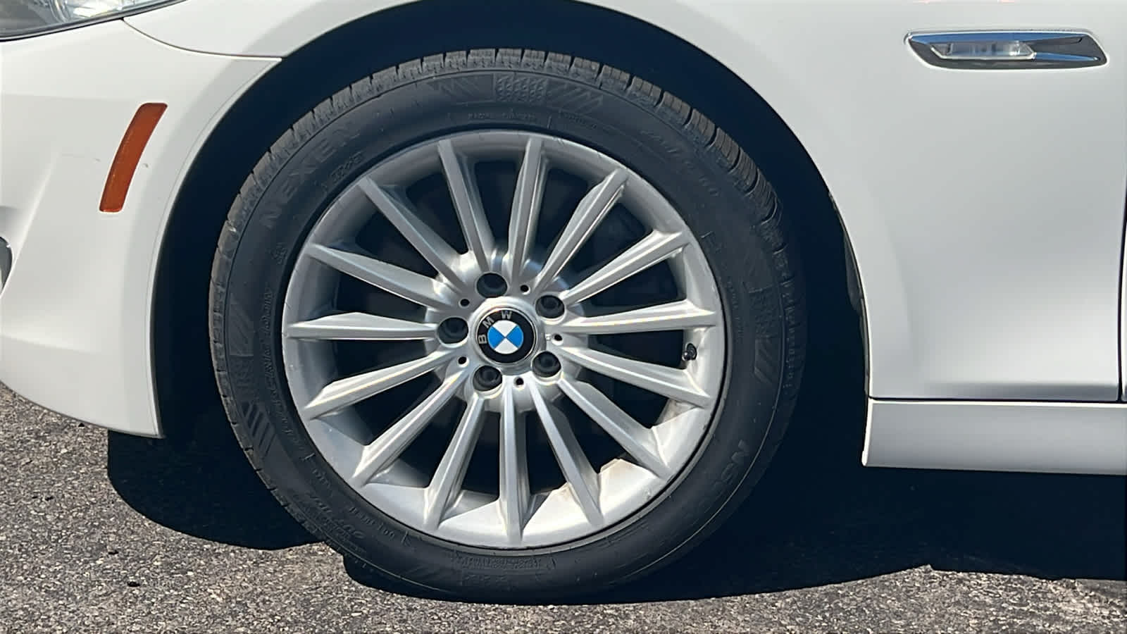 Thumbnail: 2012 BMW 5 Series - 9