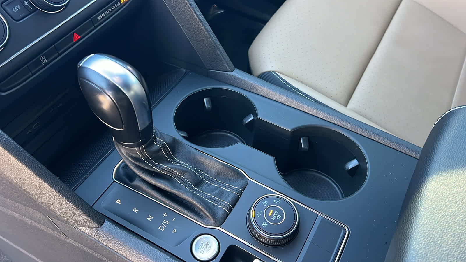 Thumbnail: 2021 Volkswagen Atlas - 13