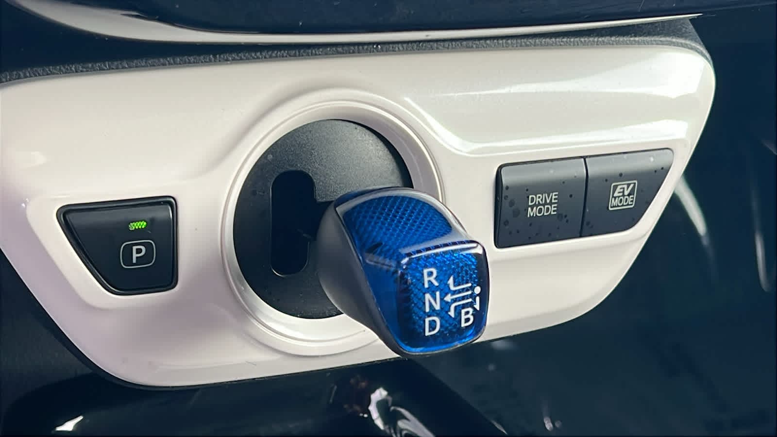 Thumbnail: 2018 Toyota Prius - 13