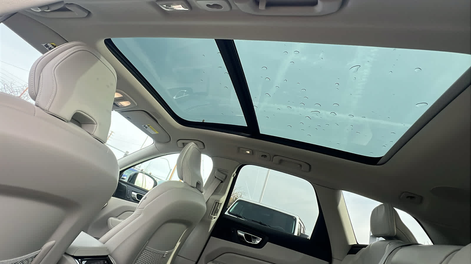 Thumbnail: 2023 Volvo XC60 - 31