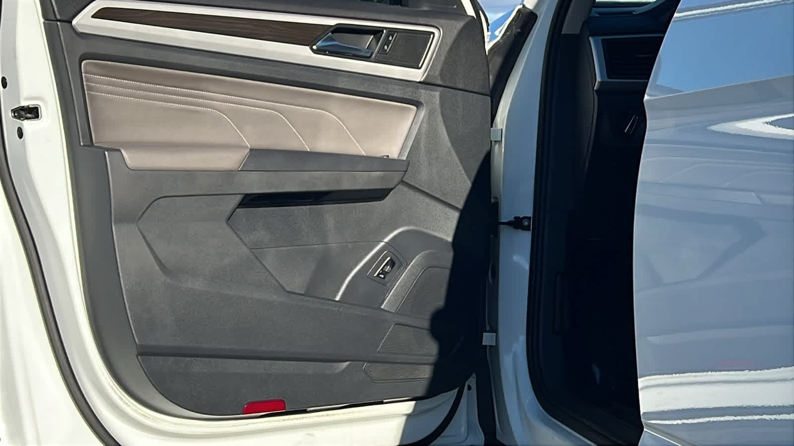 Thumbnail: 2021 Volkswagen Atlas - 23