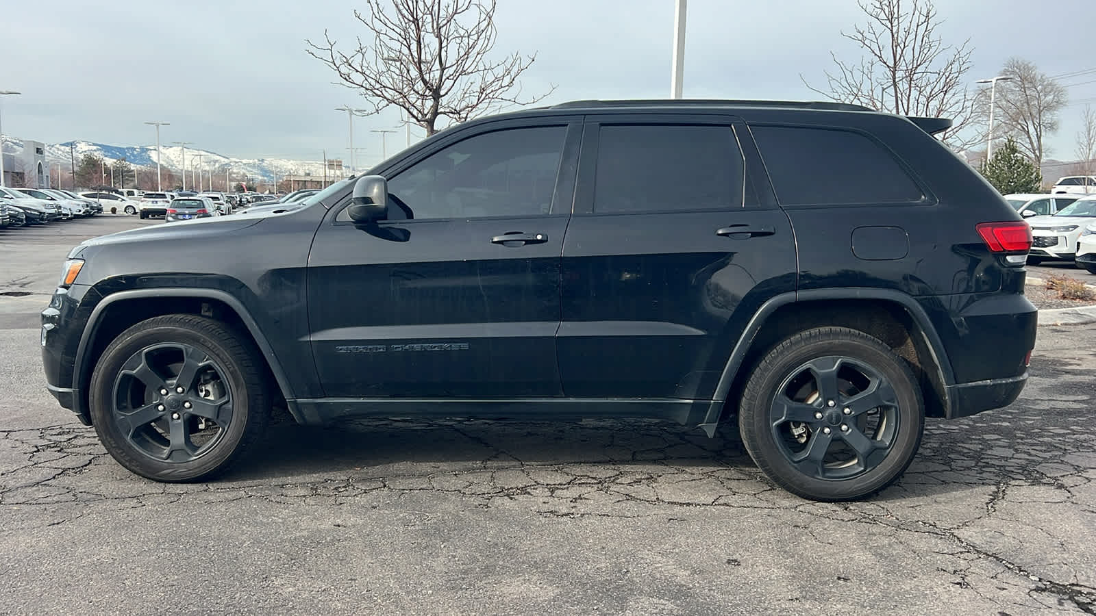 Thumbnail: 2020 Jeep Grand Cherokee - 8