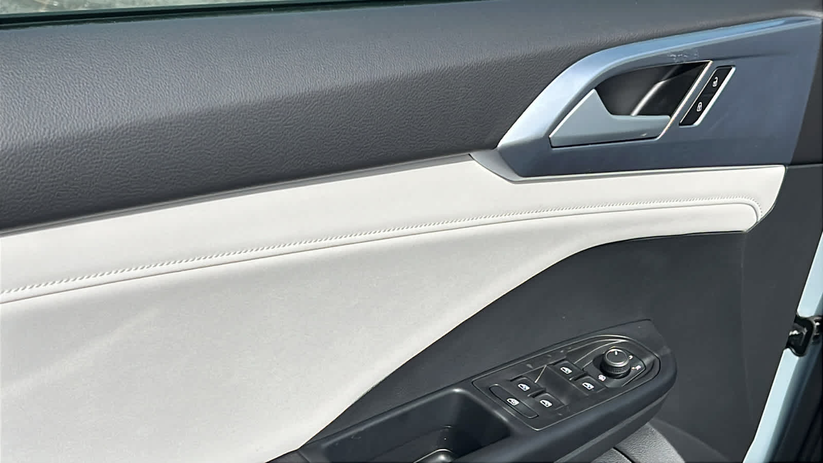 Thumbnail: 2025 Volkswagen Taos - 22