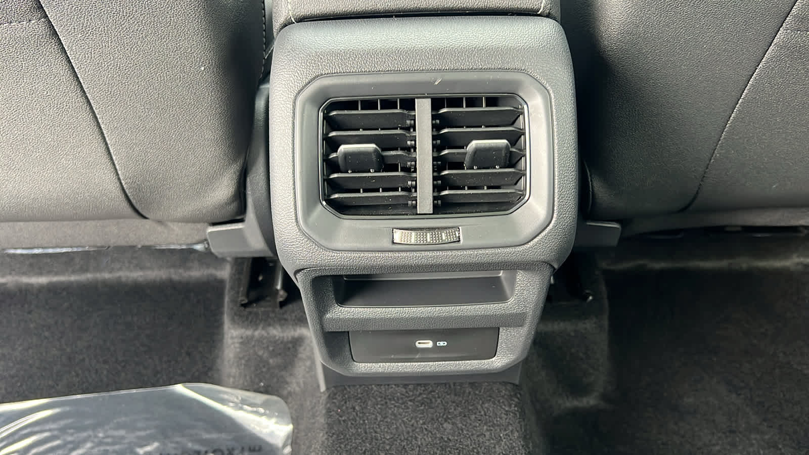 Thumbnail: 2025 Volkswagen Taos - 25